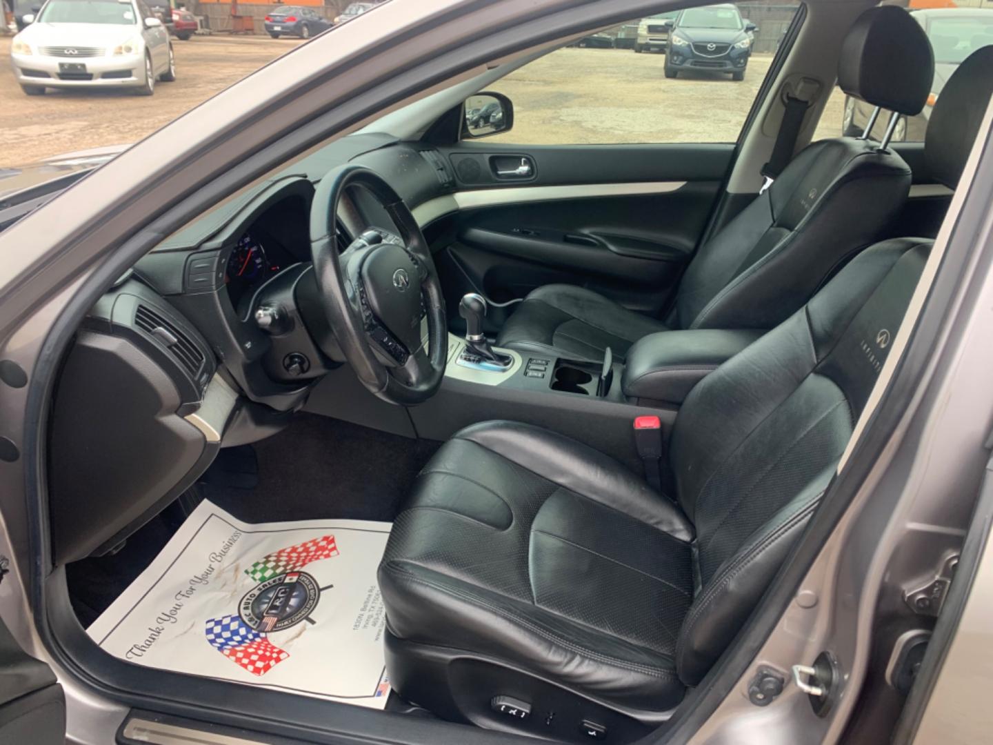 2008 Gray /Black Infiniti G35 Base (JNKBV61E28M) with an 3.5L V6 DOHC 24V engine, Automatic transmission, located at 1830 North Belt Line Road, Irving, TX, 75061, (469) 524-0199, 32.834373, -96.993584 - Photo#7